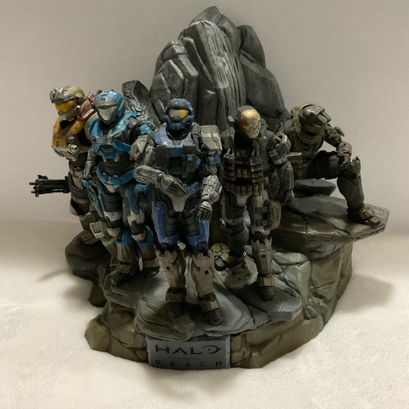 2010 Halo Reach Legendary Edition Noble Team Statue Incomplete Read
